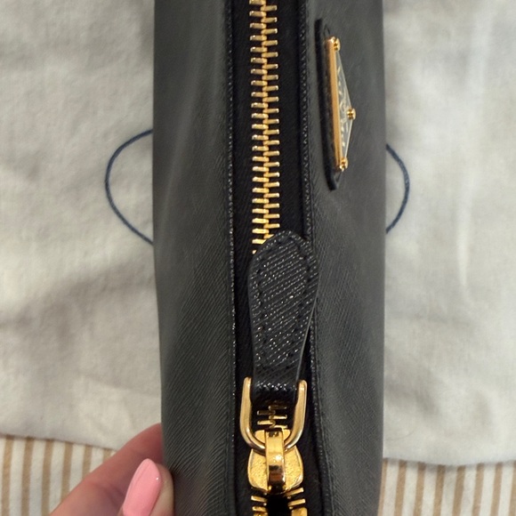 Prada Black Saffiano leather Bag Gold Hardware crossbody 2005 re-edition - Picture 8 of 13